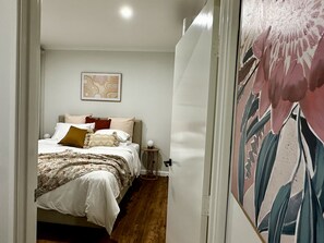 2 bedrooms, iron/ironing board, travel cot, free WiFi