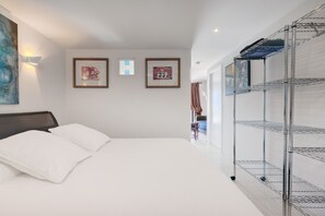 1 bedroom, iron/ironing board, free WiFi, bed sheets - Casa Domino 2 Apartment with Spectacular Sea Views, Shared Pool and Wi-Fi (Torreguadiaro)
