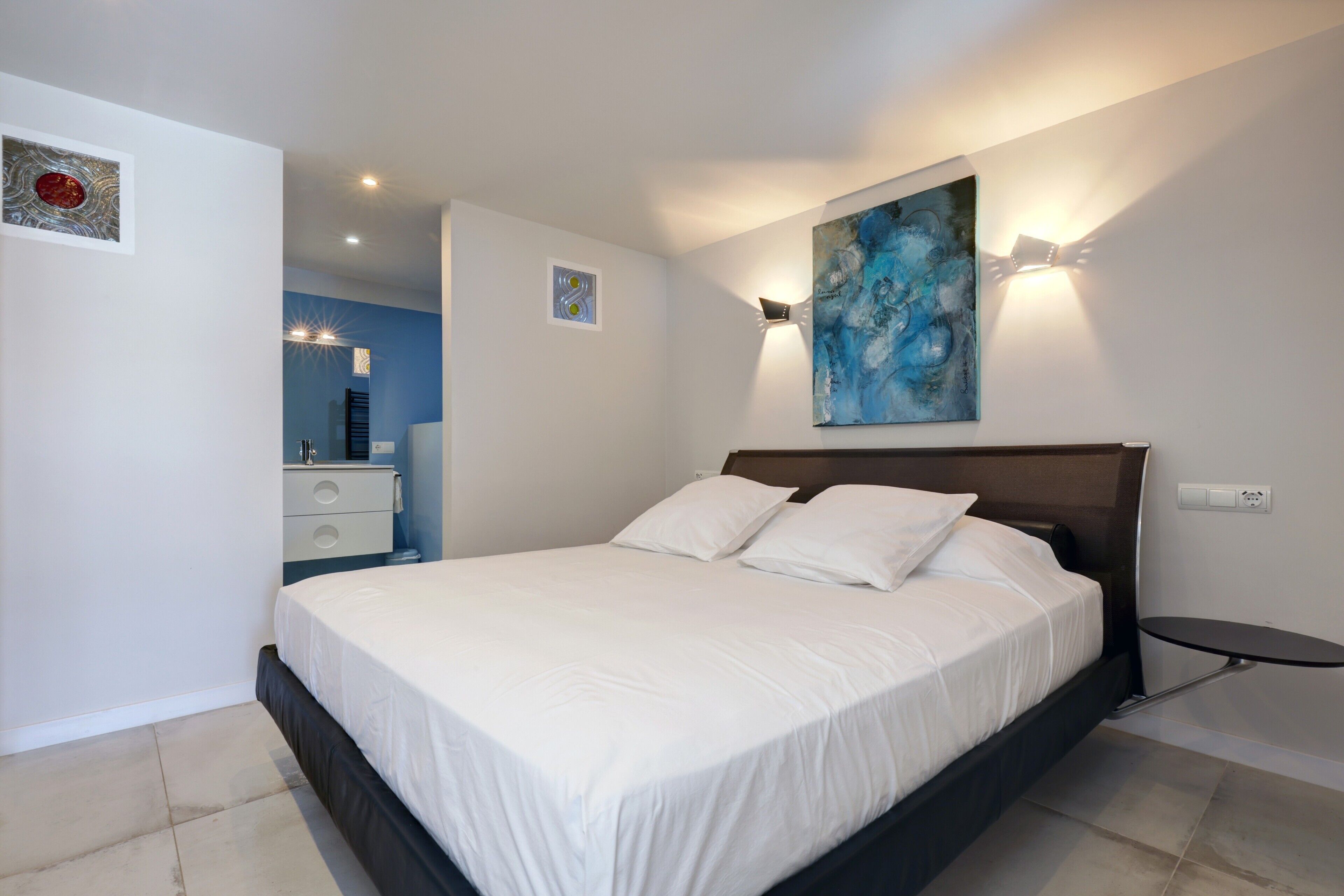 1 chambre, fer et planche à repasser, accès au Wi-Fi (inclus)