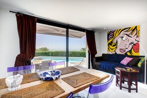 Dining - Casa Domino 2 Apartment with Spectacular Sea Views, Shared Pool and Wi-Fi (Torreguadiaro)