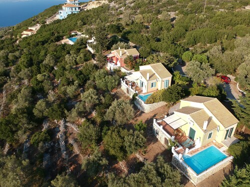 Holiday Home 'Villa Ostria' with Sea View, Private Pool and Wi-Fi
