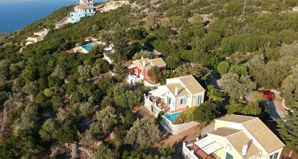 Holiday Home 'Villa Ostria' with Sea View, Private Pool and Wi-Fi