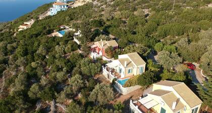 Holiday Home 'Villa Ostria' with Sea View, Private Pool and Wi-Fi