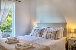 2 makuuhuonetta, silitysrauta/-lauta, ilmainen Wi-Fi, vuodevaatteet