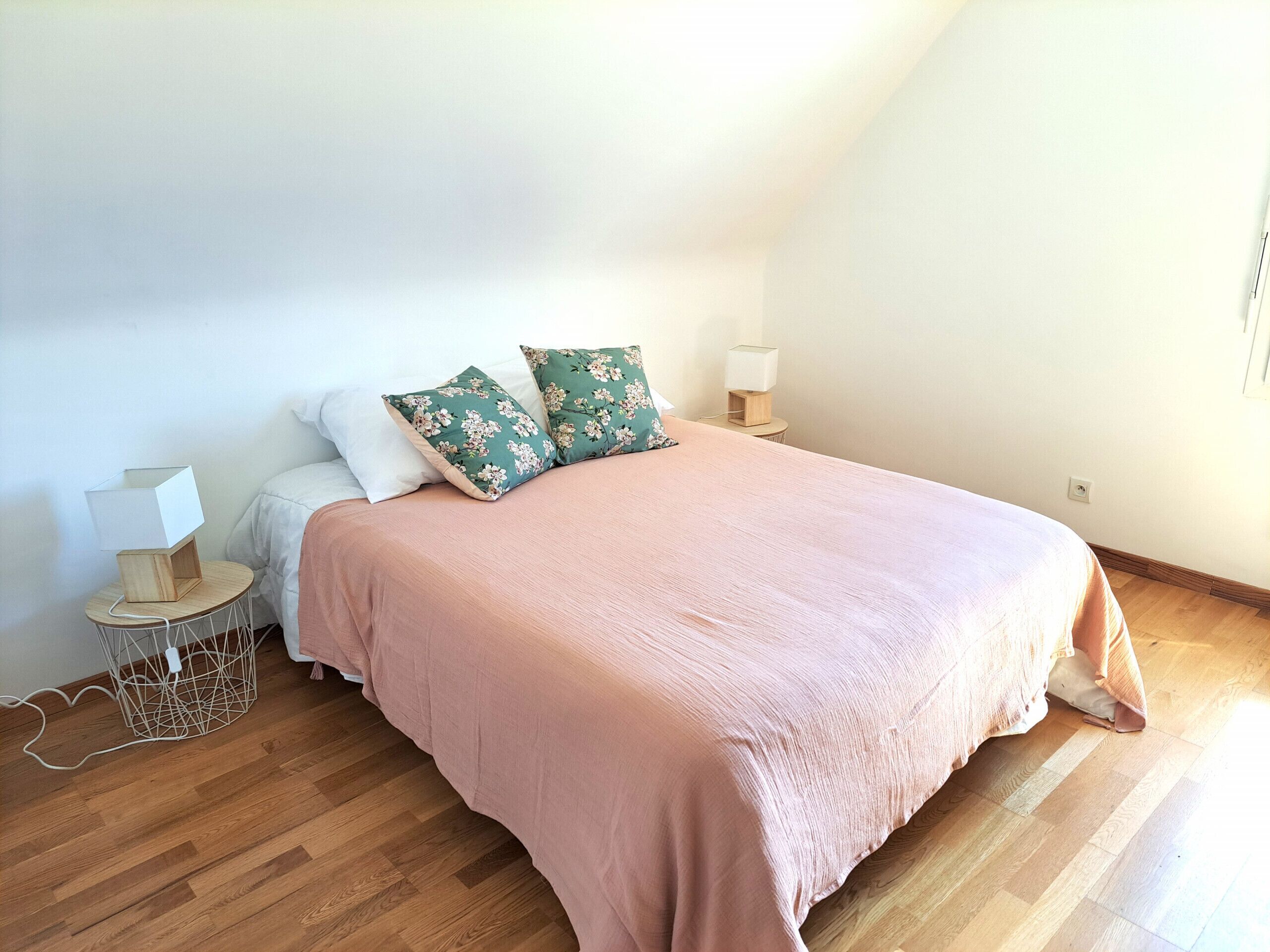 3 bedrooms, iron/ironing board, free WiFi