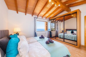 3 habitaciones, tabla de planchar con plancha y wifi gratis