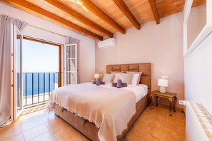 3 slaapkamers, een strijkplank/strijkijzer, gratis wifi, beddengoed