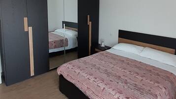 3 makuuhuonetta, ilmainen Wi-Fi, vuodevaatteet