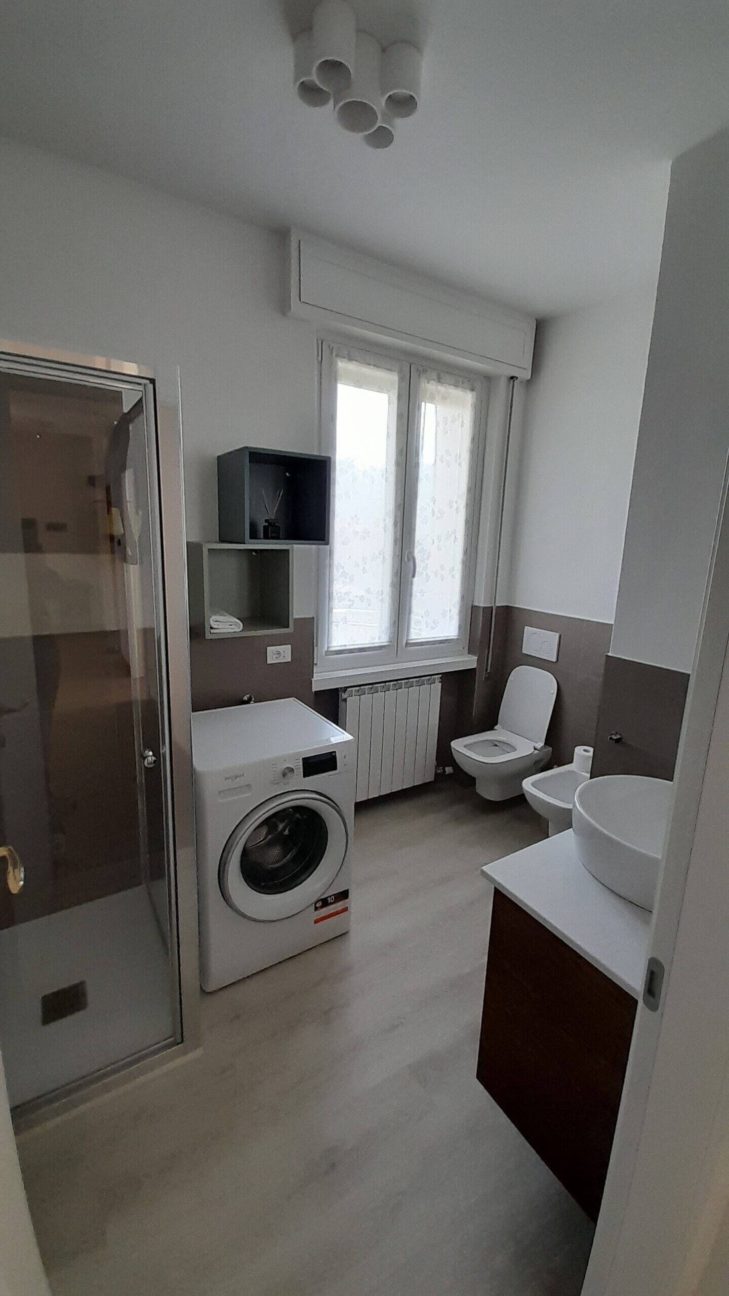 Doccia, asciugacapelli, asciugamani