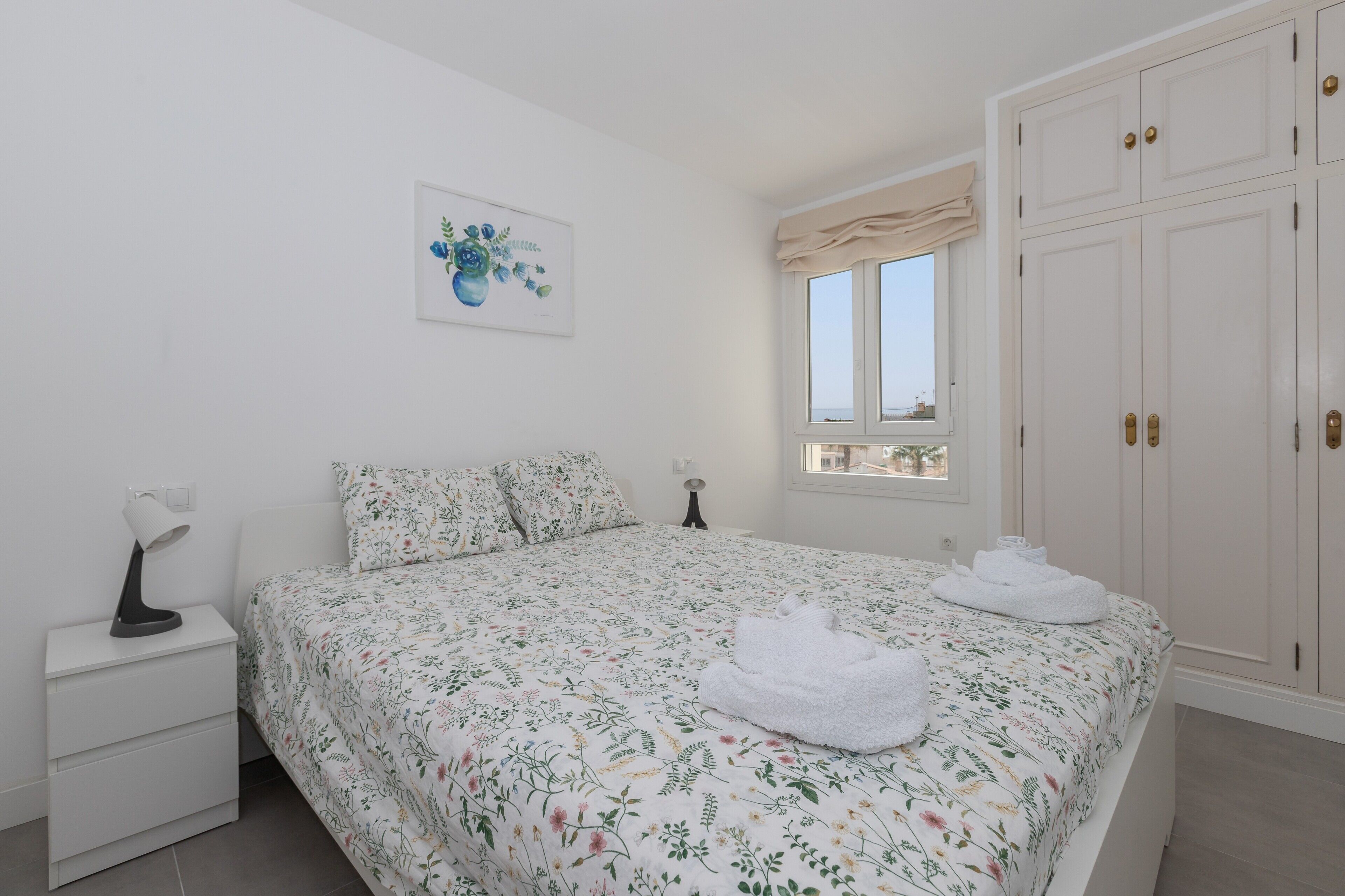 2 bedrooms, bed sheets