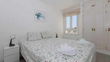 2 bedrooms, bed sheets