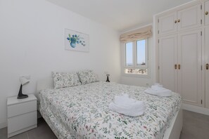 2 soveværelser, sengetøj