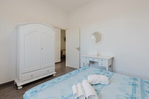 1 bedroom, free WiFi, bed sheets