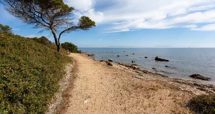 Holiday Home 'Casa Bella Vista' with Sea View, Garden, Terrace & Wi-Fi