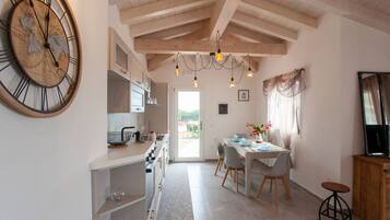 Kühlschrank, Ofen, Herdplatte, Geschirrspüler