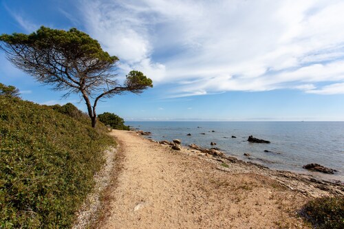 Holiday Home 'Casa Bella Vista' with Sea View, Garden, Terrace & Wi-Fi