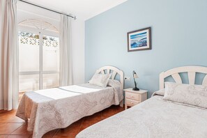 2 bedrooms, iron/ironing board, free WiFi, bed sheets - Holiday Home "Chalet Fuentes 4 with Shared Pool Family" with Shared Pool and Wi-Fi (Conil de la Frontera)