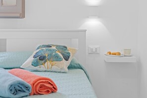 1 habitación, tabla de planchar con plancha, wifi gratis y ropa de cama 