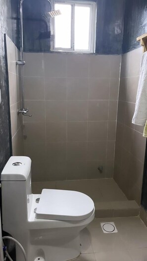 Standard Room | Bathroom