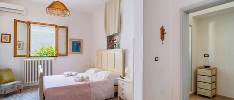 1 Schlafzimmer, Bügeleisen/Bügelbrett, Bettwäsche