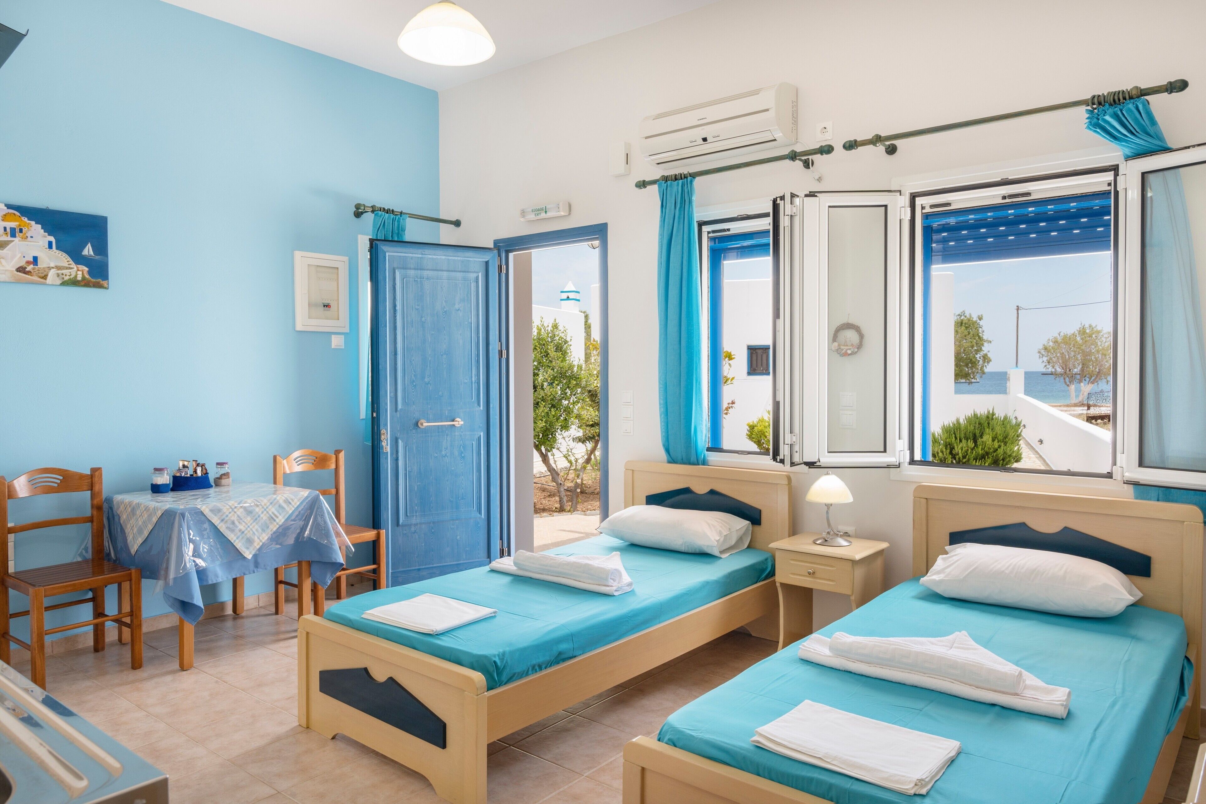 Free WiFi, bed sheets