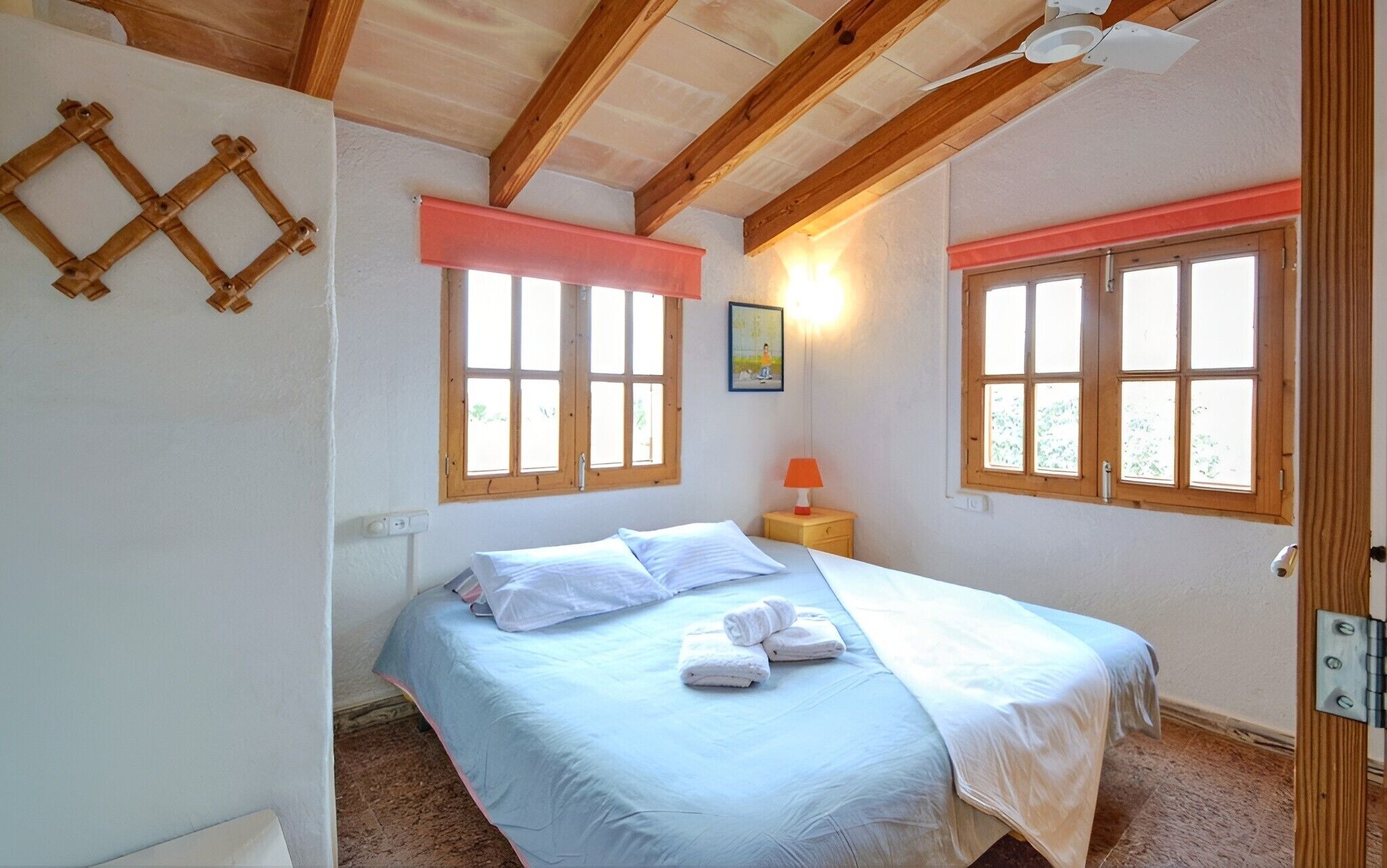 3 bedrooms, desk, iron/ironing board, free WiFi