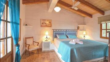 3 Schlafzimmer, Schreibtisch, Bügeleisen/Bügelbrett, kostenloses WLAN