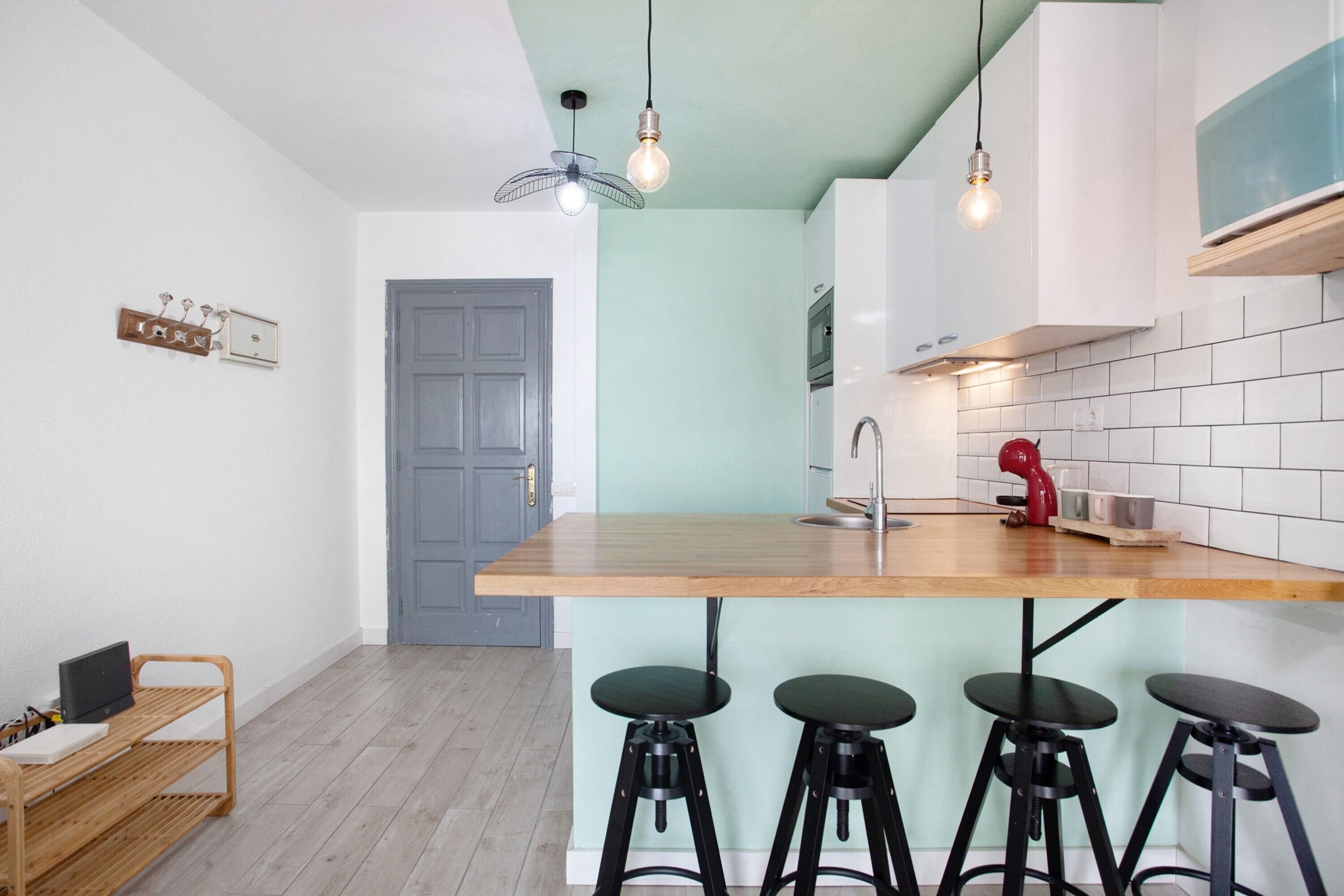 Geladeira, micro-ondas, fogão, cooktop