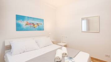 3 chambres, fer et planche à repasser, Wi-Fi gratuit, draps fournis