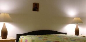 2 bedrooms, bed sheets