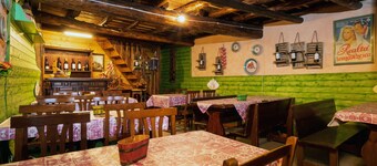 Holiday Home 'Casetta Ebraica' with Mountain View, Balcony and Wi-Fi