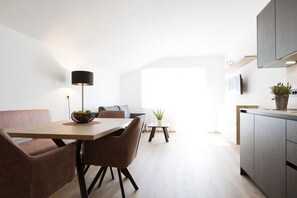 Dining - Apartment "Kleon 4" with Mountain View, Shared Pool & Wi-Fi (Riffian)