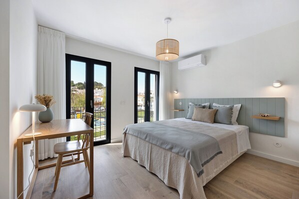 1 habitación, tabla de planchar con plancha, wifi gratis y ropa de cama 