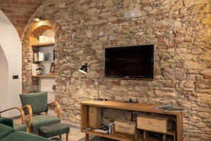 Interior - Casa Masoni: design apartment with Wi-fi and air conditioning. (Colle  val d'Elsa)