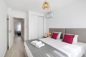 3 slaapkamers, een strijkplank/strijkijzer, gratis wifi, beddengoed