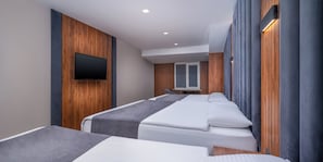 Family Room | 1 bedroom, Egyptian cotton sheets, premium bedding, minibar