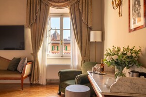 Camera Deluxe | Biancheria da letto di alta qualità, minibar, una cassaforte in camera