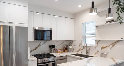 CHARMING 1BR HAVEN: NEWLY REMODELED APARTMENT WITH PATIO AND OUTDOOR SEATING p62