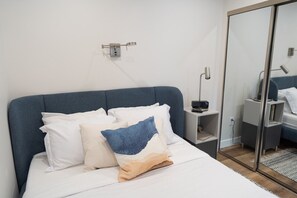 1 habitación, escritorio, tabla de planchar con plancha y wifi gratis 