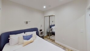 1 bedroom, desk, iron/ironing board, free WiFi