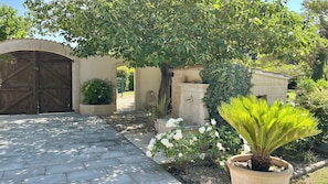 Enceinte de lâhĂ©bergement