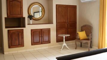 4 bedrooms, free WiFi, bed sheets