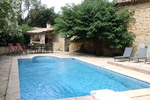 Outdoor pool - Mas Provençal Datant de 1738 Avec Piscine (Saint-Paul-Trois-Châteaux)
