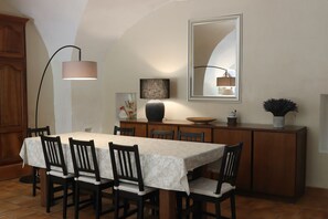 Dining - Mas Provençal Datant de 1738 Avec Piscine (Saint-Paul-Trois-Châteaux)