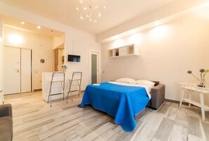 2 bedrooms, free WiFi, bed sheets - Tyrrhenian House (Cava de' Tirreni)