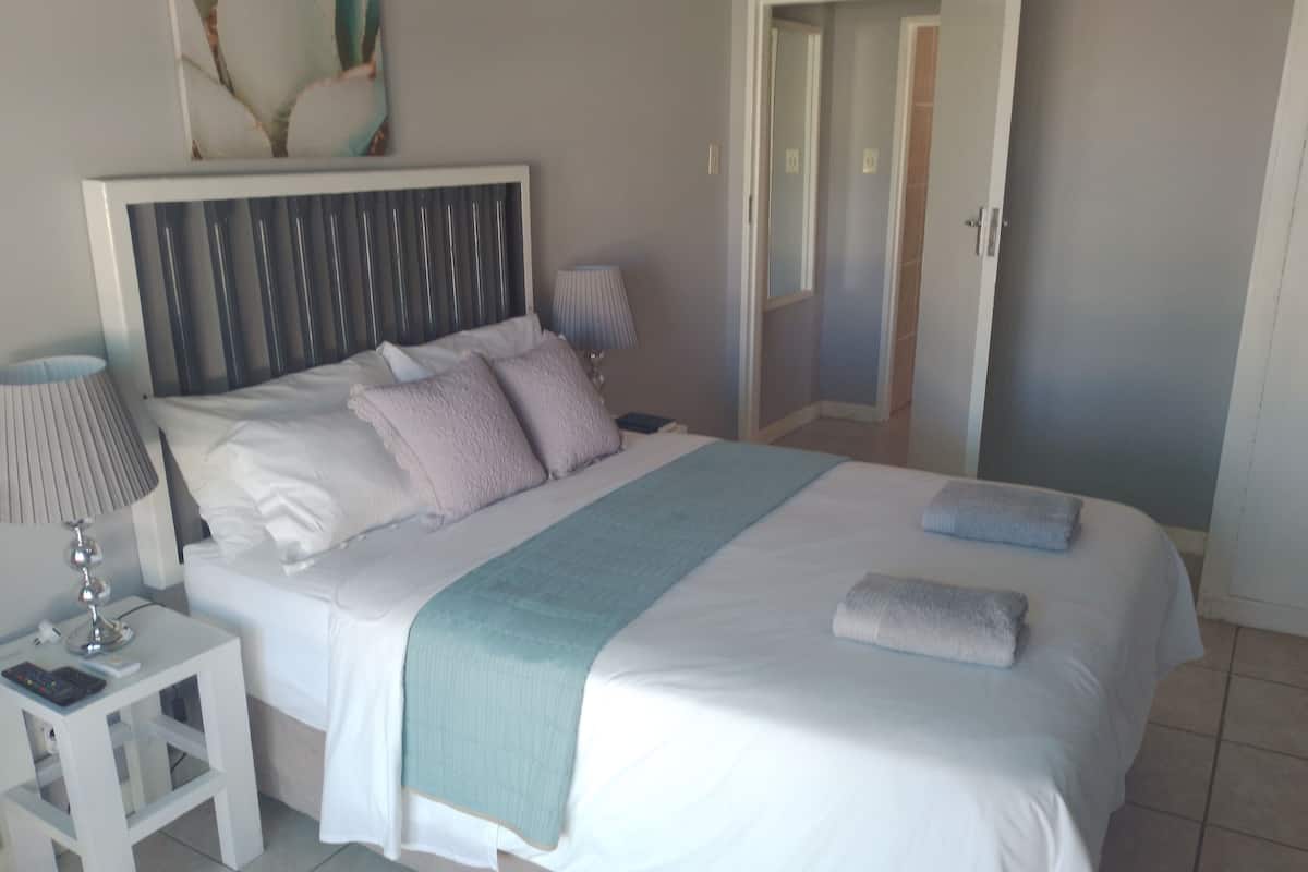 Chambre Double Luxe | Literie hypoallergénique, couette en duvet d'oie, minibar