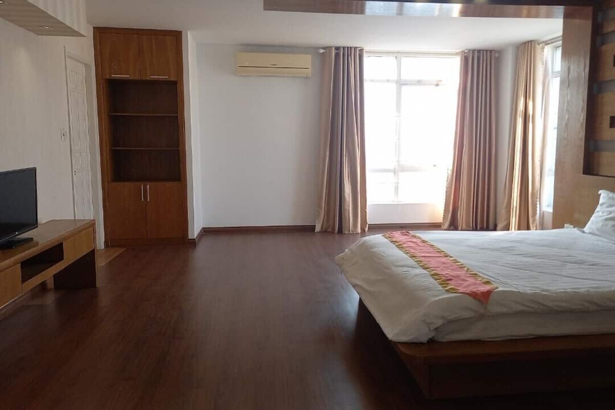 Basic Single Room | Bathroom | Slippers