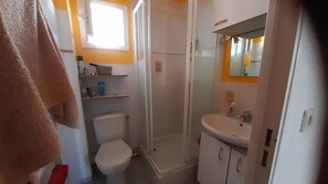 Dusche, Haartrockner, Toilettenpapier