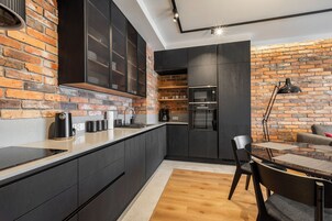 Superior Apartment | Private kitchenette | Fridge, stovetop, dishwasher, coffee/tea maker