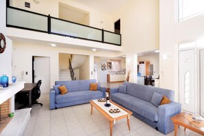 TV, fireplace, video library - Wonderful Villa with Private Pool, Panoramic Sea Views & Spacious Interiors (Chania)